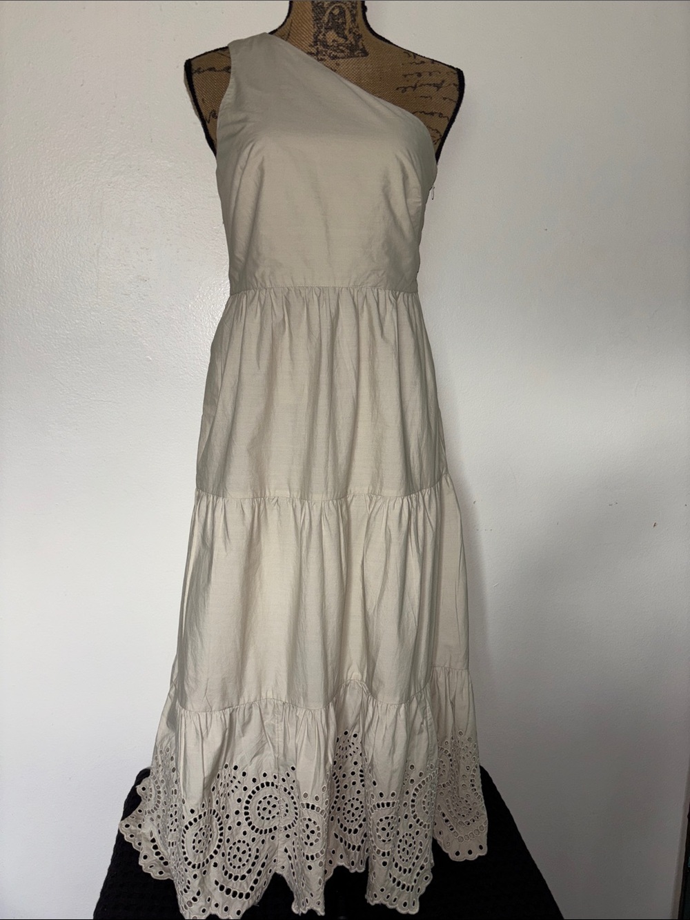 GAP Sz 2 One-Shoulder Beige Eyelet Hem Maxi Dress w 2 Pockets n side zipper